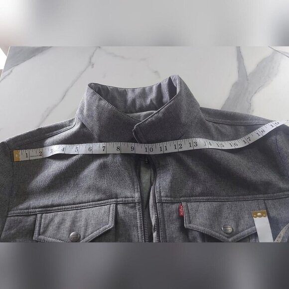 Levi’s Hooded Trucker Jacket Classic Streetwear Meets Utility Style - Picture 9 of 10